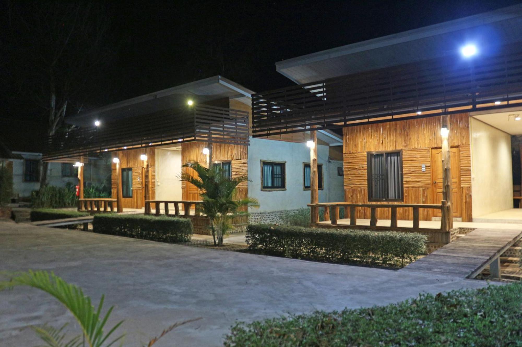 Baan Khue Wieng Resort Mae Sariang Exterior photo